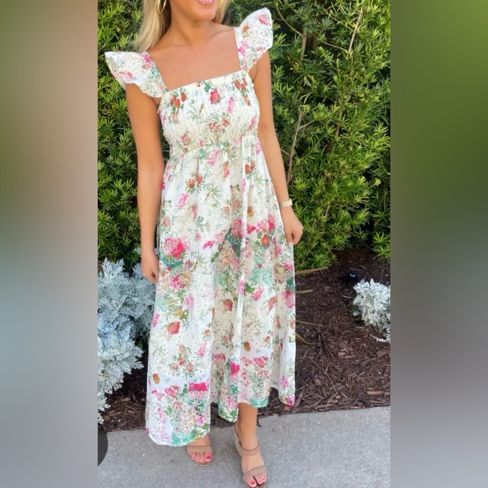 Avara Monroe Dress - White Floral - Size Small - NWT